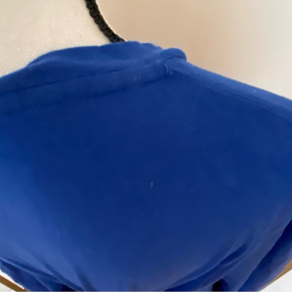 Blue long sleeve v neck shirt - Picture 5 of 8